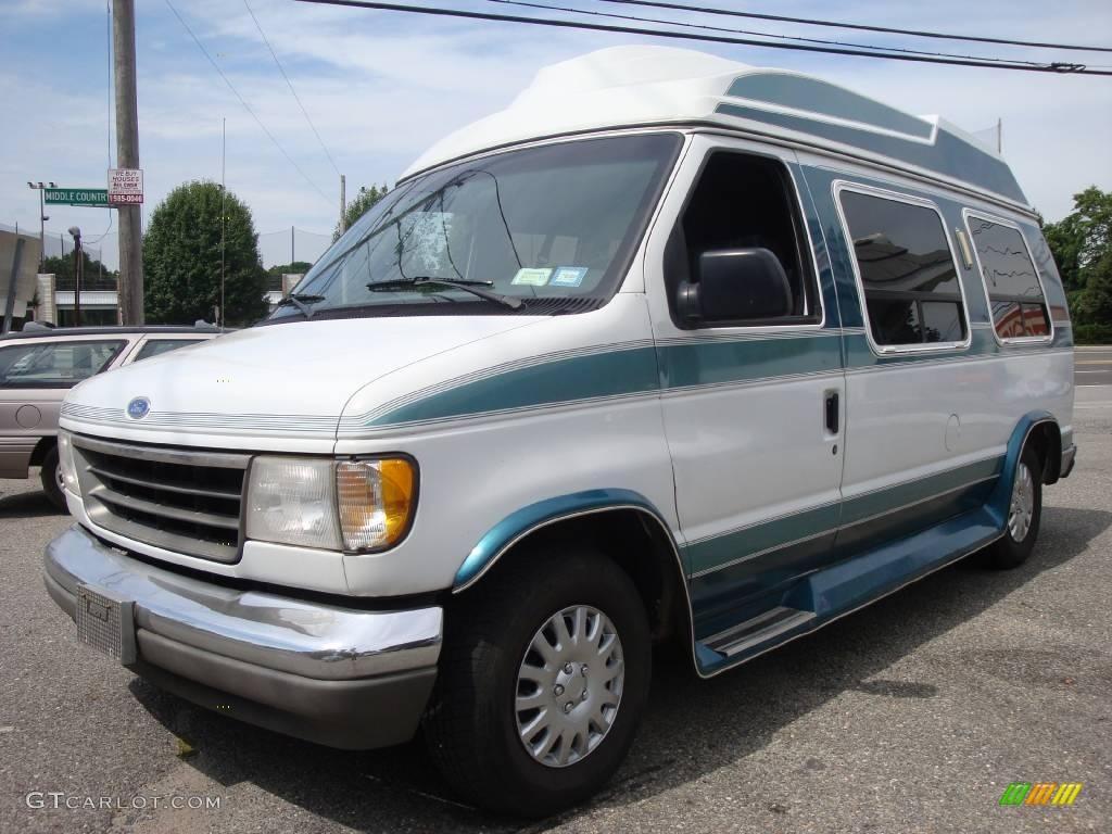 1992 E Series Van E150 Passenger Conversion Van - Glacier White / Blue photo #1