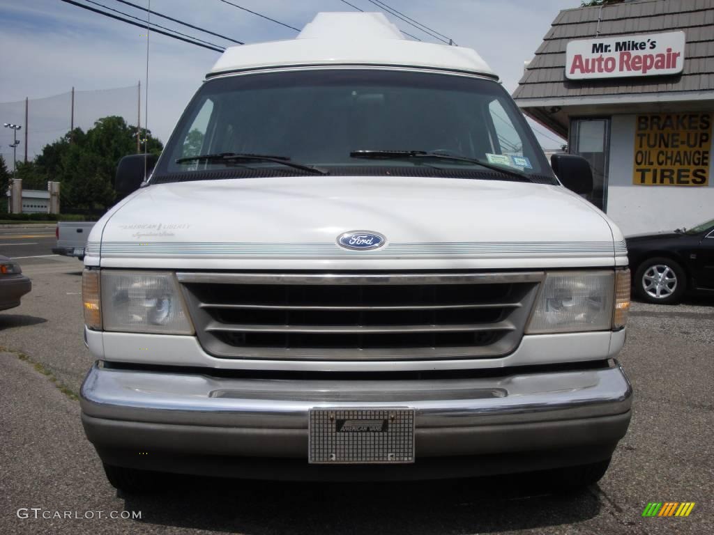 1992 E Series Van E150 Passenger Conversion Van - Glacier White / Blue photo #2