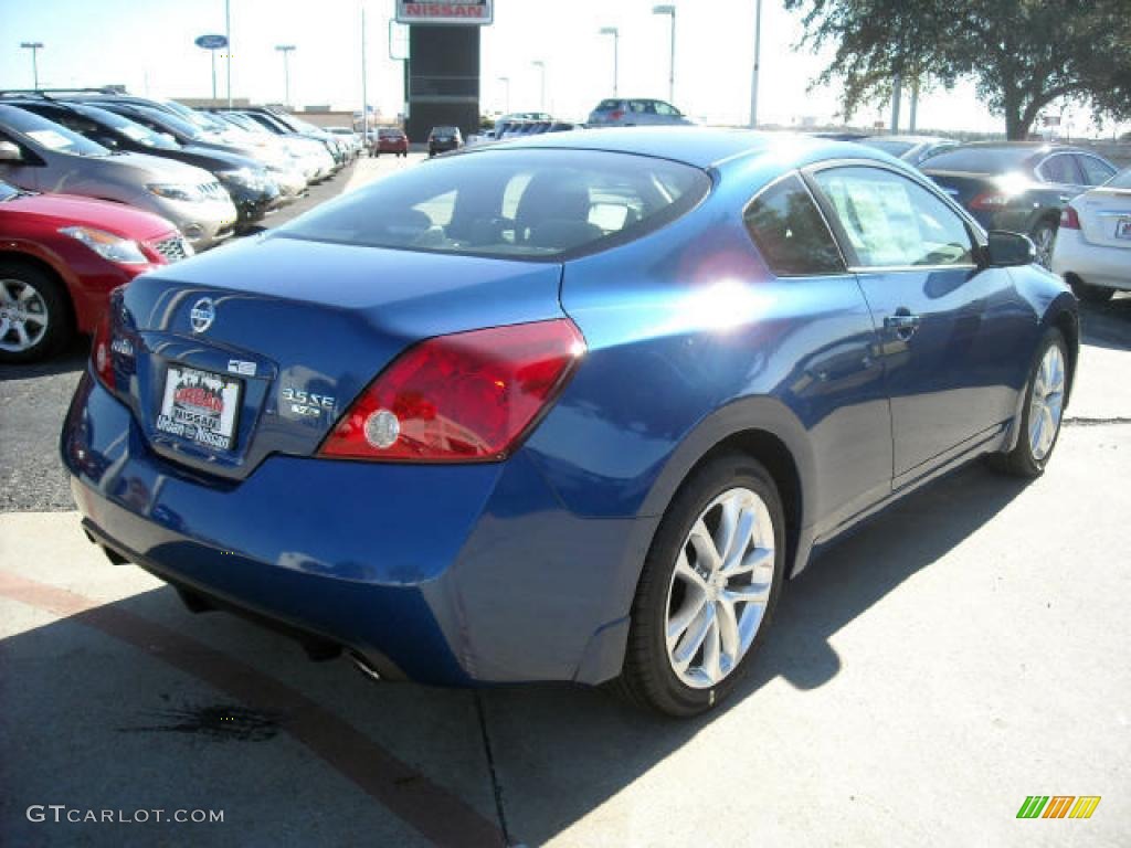 2009 Altima 3.5 SE Coupe - Azure Blue Metallic / Charcoal photo #3