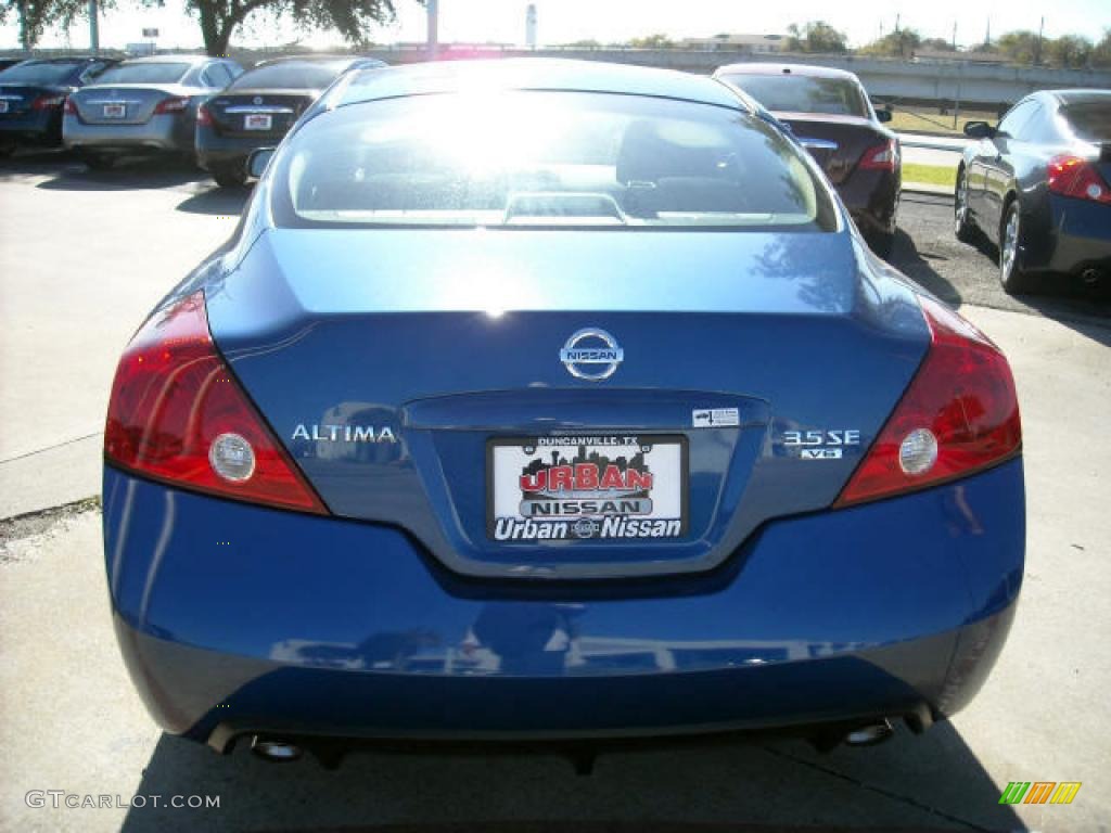2009 Altima 3.5 SE Coupe - Azure Blue Metallic / Charcoal photo #4