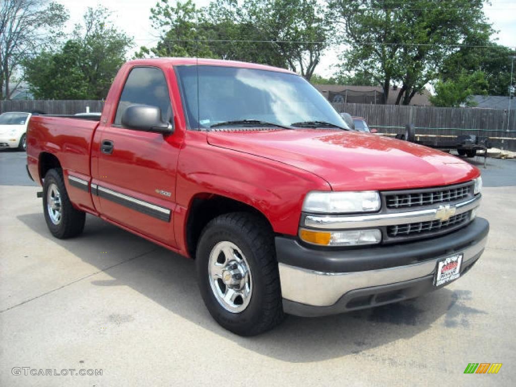 2002 Silverado 1500 LS Regular Cab - Victory Red / Graphite Gray photo #3