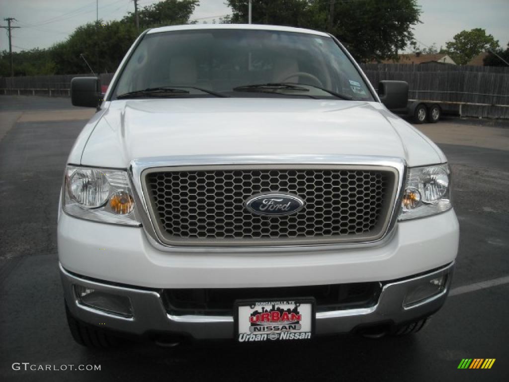 2004 F150 Lariat SuperCrew 4x4 - Oxford White / Tan photo #2