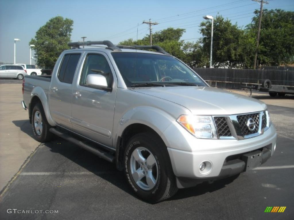 2007 Frontier LE Crew Cab - Radiant Silver / Steel photo #3