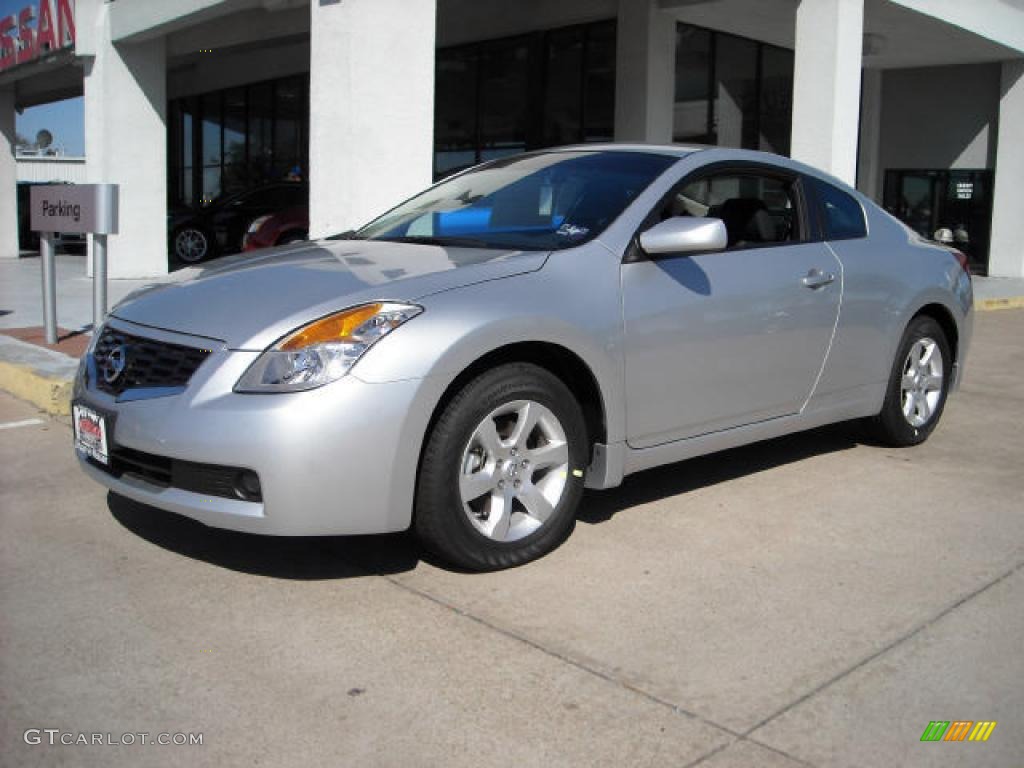 2009 Altima 2.5 S Coupe - Radiant Silver Metallic / Charcoal photo #1