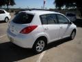 Fresh Powder - Versa 1.8 SL Hatchback Photo No. 3