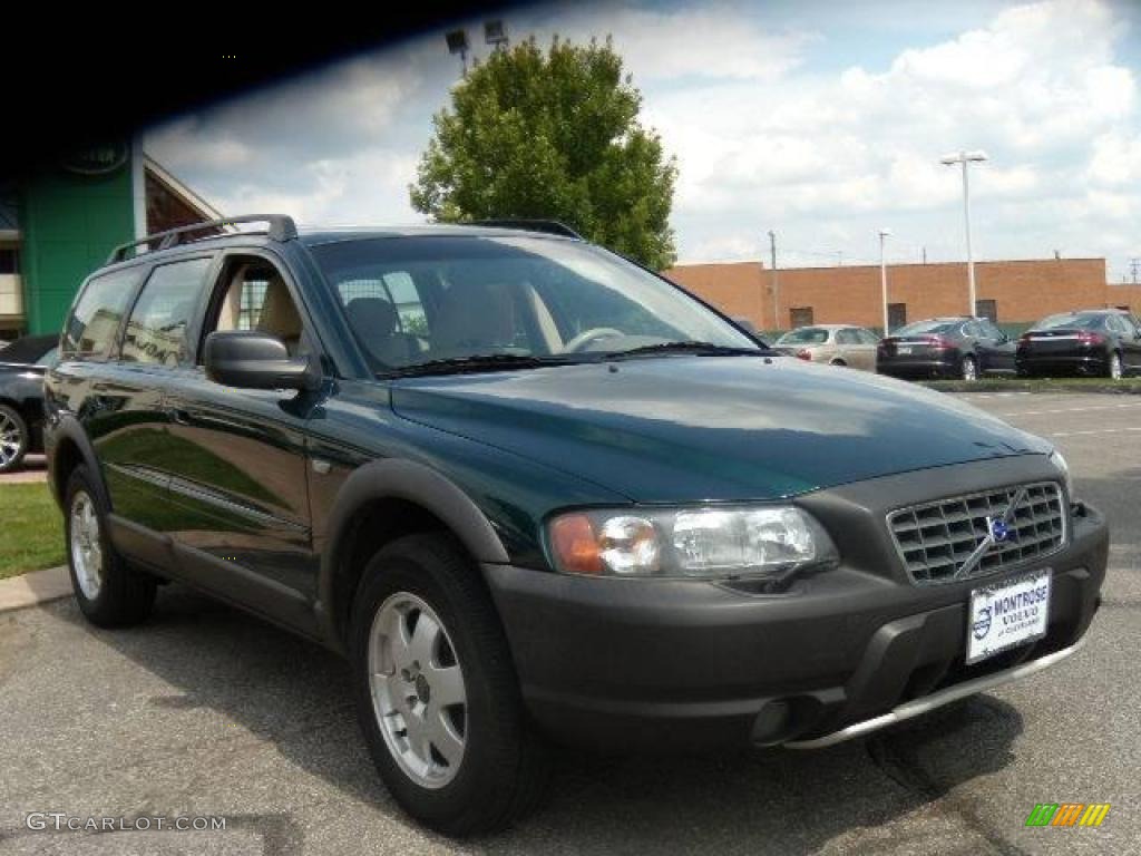 2002 V70 2.4T XC AWD Wagon - Cypress Green Metallic / Sand photo #1