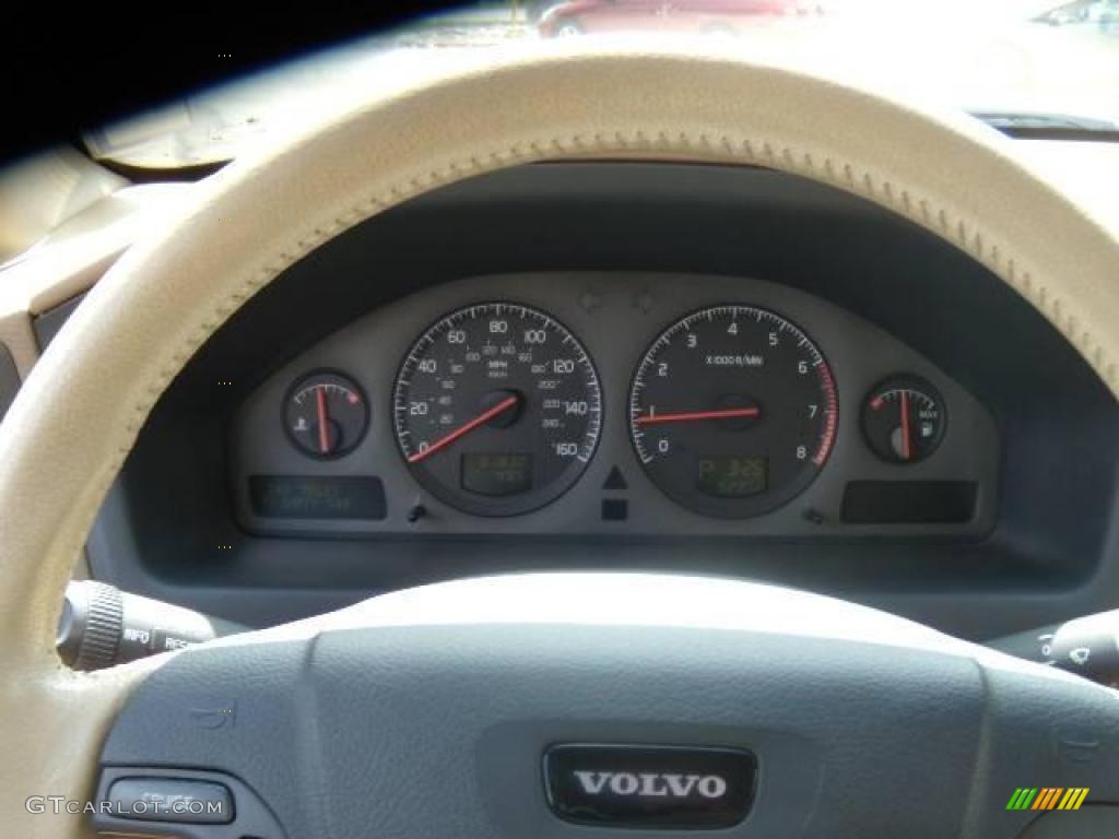 2002 V70 2.4T XC AWD Wagon - Cypress Green Metallic / Sand photo #16