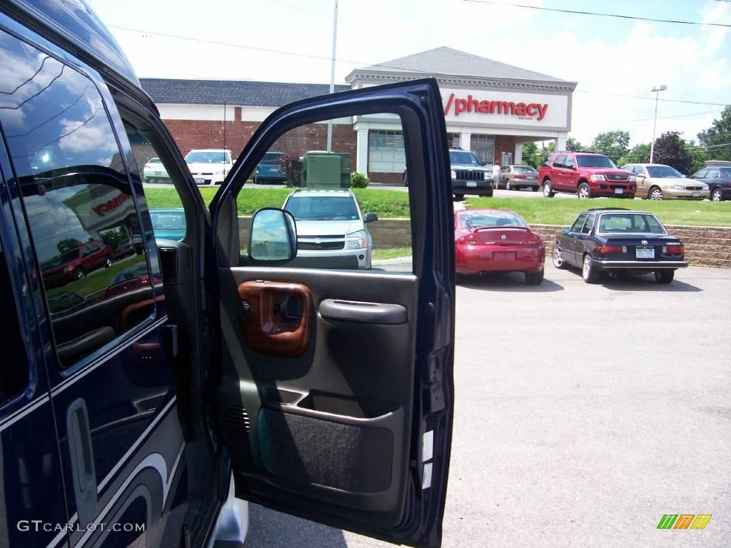 2002 Express 1500 Passenger Conversion Van - Indigo Blue Metallic / Dark Pewter photo #20