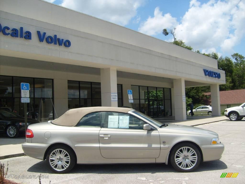 2004 C70 Low Pressure Turbo - Moondust Metallic / Linen White photo #2