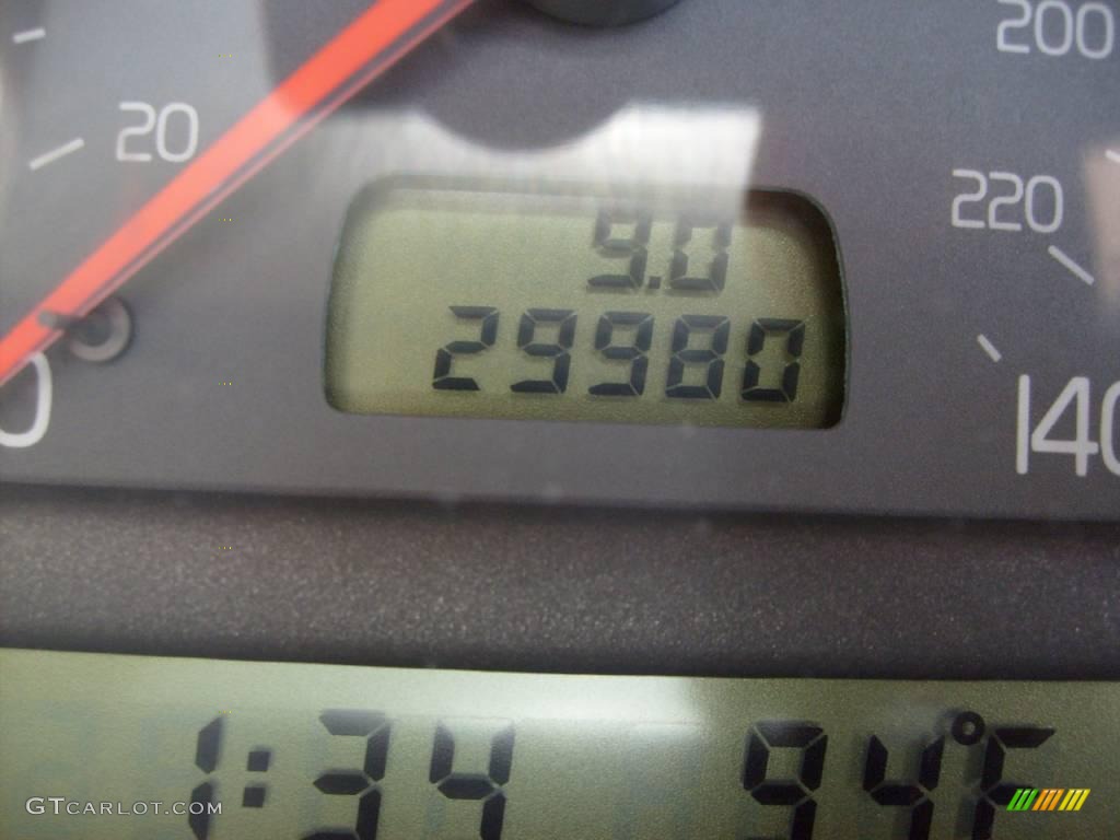2004 C70 Low Pressure Turbo - Moondust Metallic / Linen White photo #17