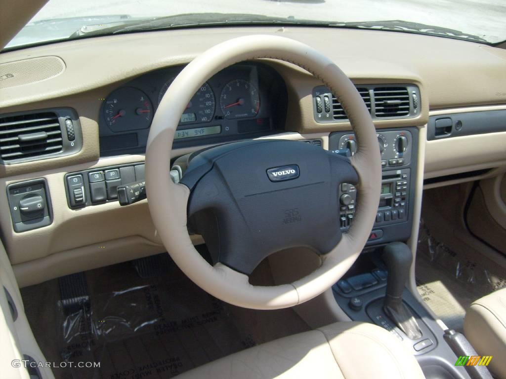 2004 C70 Low Pressure Turbo - Moondust Metallic / Linen White photo #19