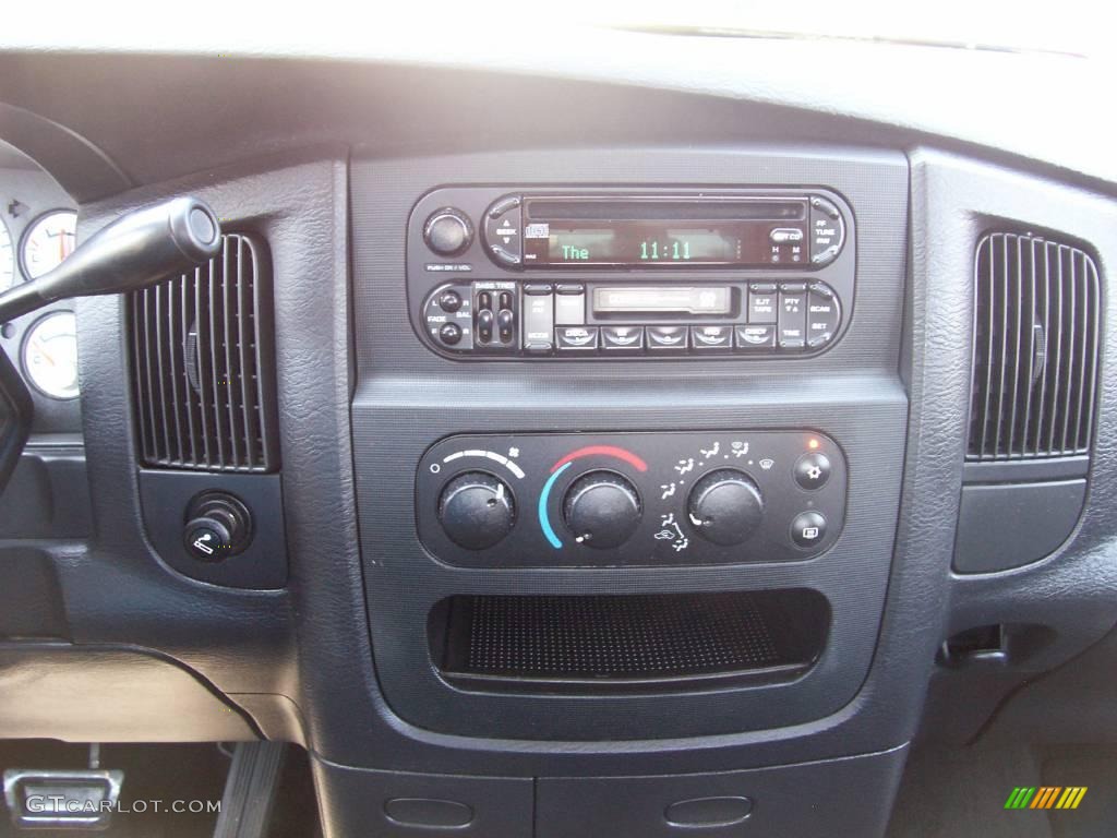 2004 Ram 1500 SLT Quad Cab 4x4 - Graphite Metallic / Dark Slate Gray photo #26