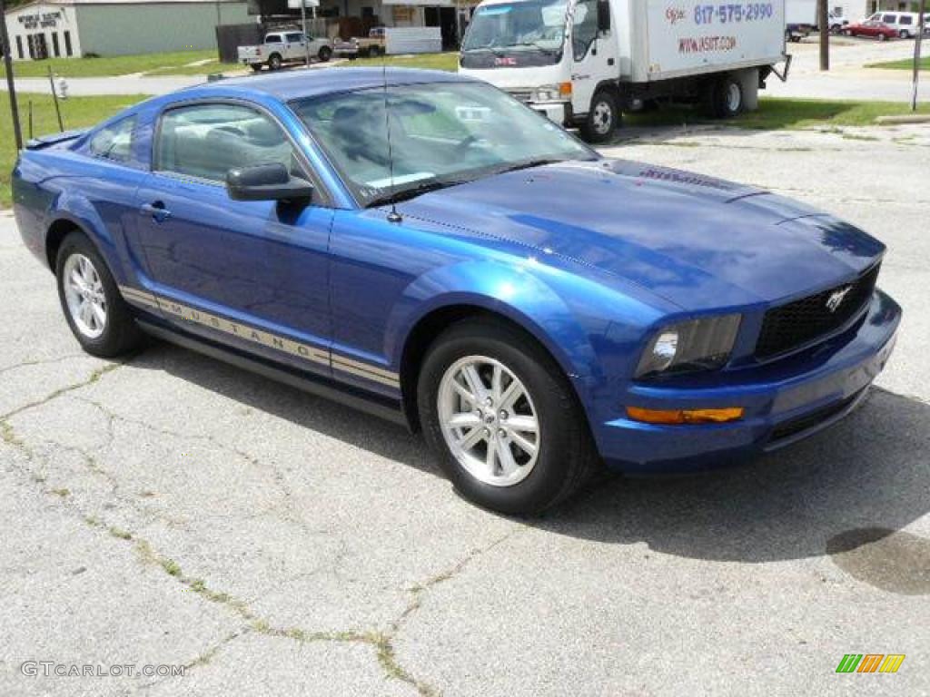 2007 Mustang V6 Deluxe Coupe - Vista Blue Metallic / Medium Parchment photo #2