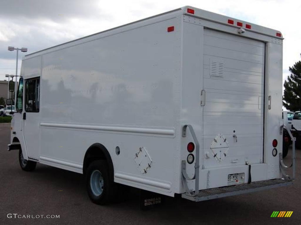 2006 E Series Cutaway E450 Commercial Delivery Truck - Oxford White / Medium Flint photo #5