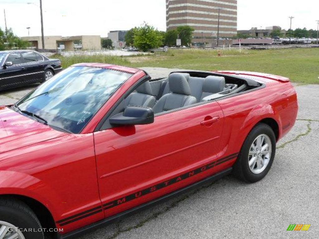 2007 Mustang V6 Premium Convertible - Torch Red / Light Graphite photo #12