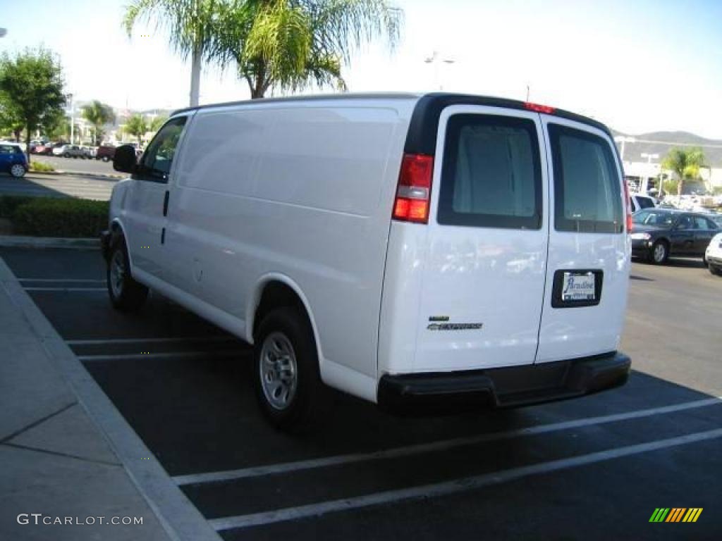 2009 Express 1500 Cargo Van - Summit White / Medium Pewter photo #4
