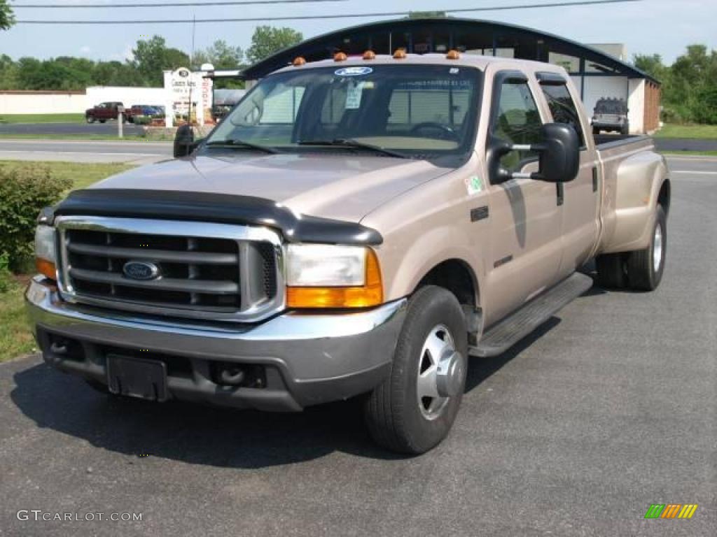 1999 F350 Super Duty XLT Crew Cab Dually - Pueblo Gold Metallic / Camel photo #2