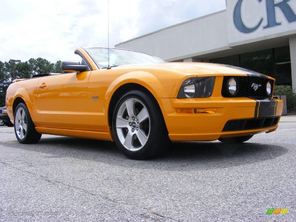 2007 Mustang GT Premium Convertible - Grabber Orange / Dark Charcoal photo #2
