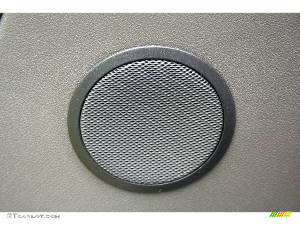 2001 Discovery II SE - Blenheim Silver Metallic / Smokestone Gray photo #45