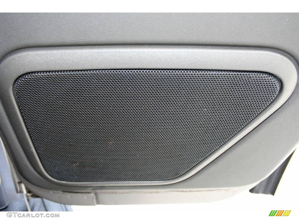 2001 Discovery II SE - Blenheim Silver Metallic / Smokestone Gray photo #49