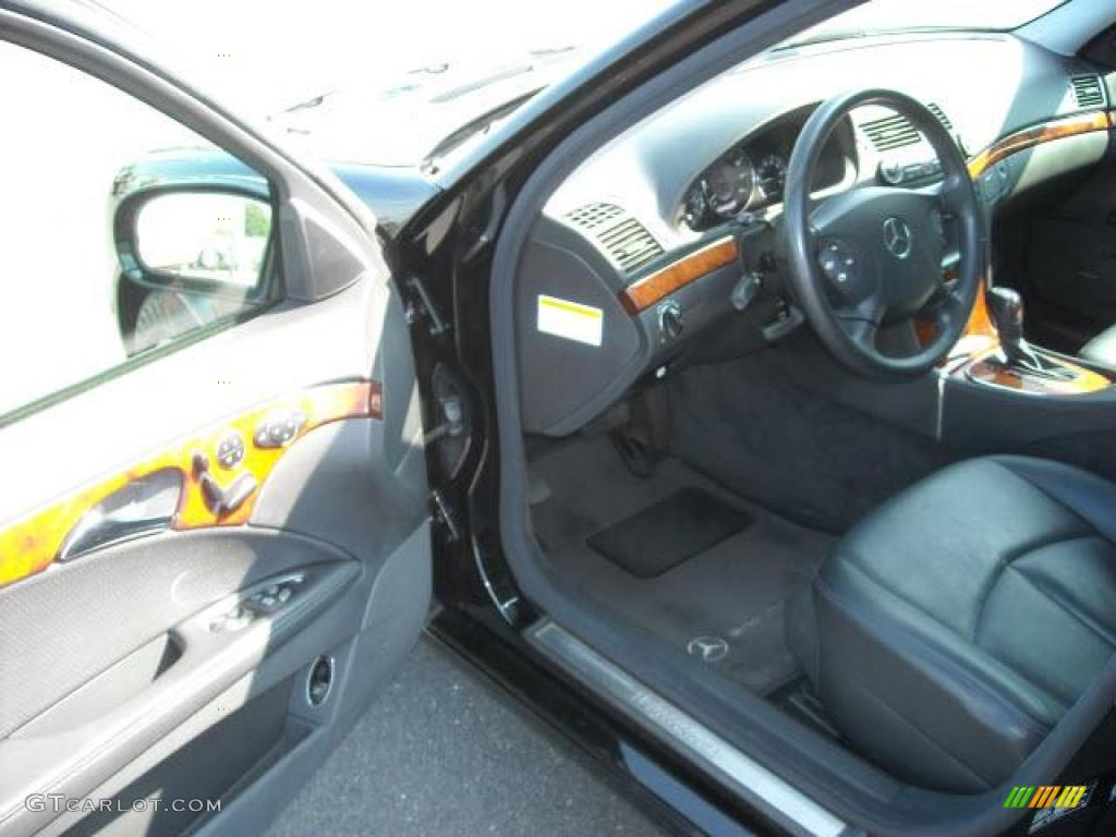 2005 E 320 4Matic Sedan - Black / Charcoal photo #9