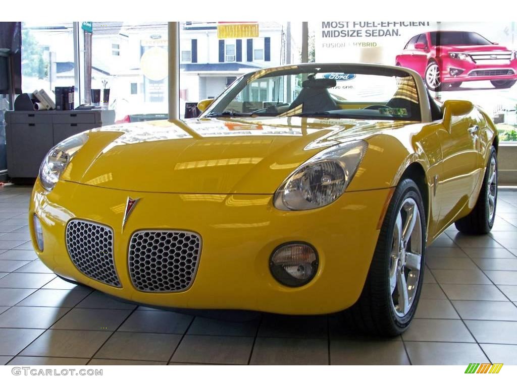 2007 Solstice Roadster - Mean Yellow / Ebony photo #2