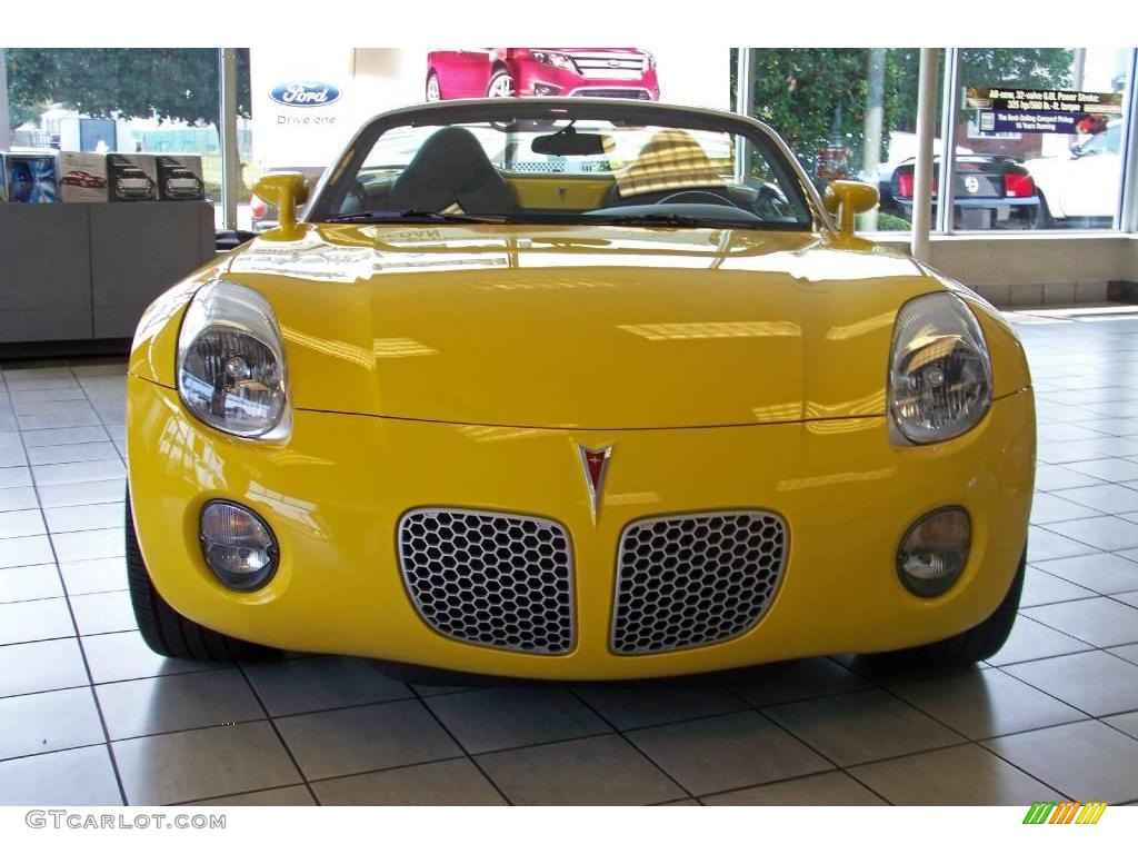 2007 Solstice Roadster - Mean Yellow / Ebony photo #3