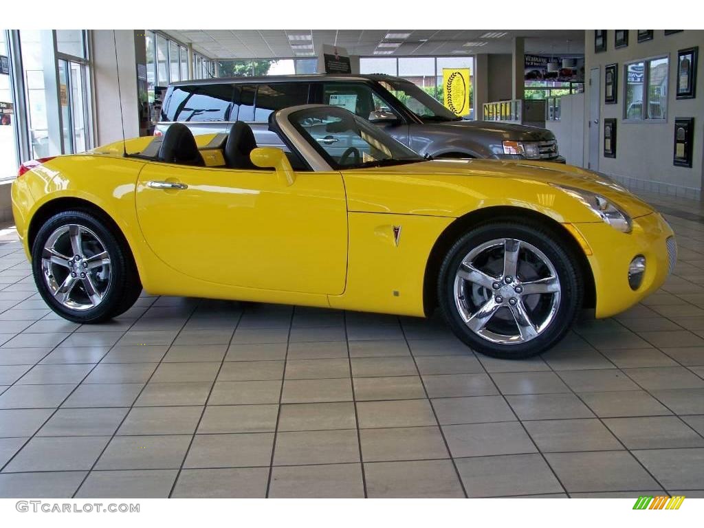 2007 Solstice Roadster - Mean Yellow / Ebony photo #6