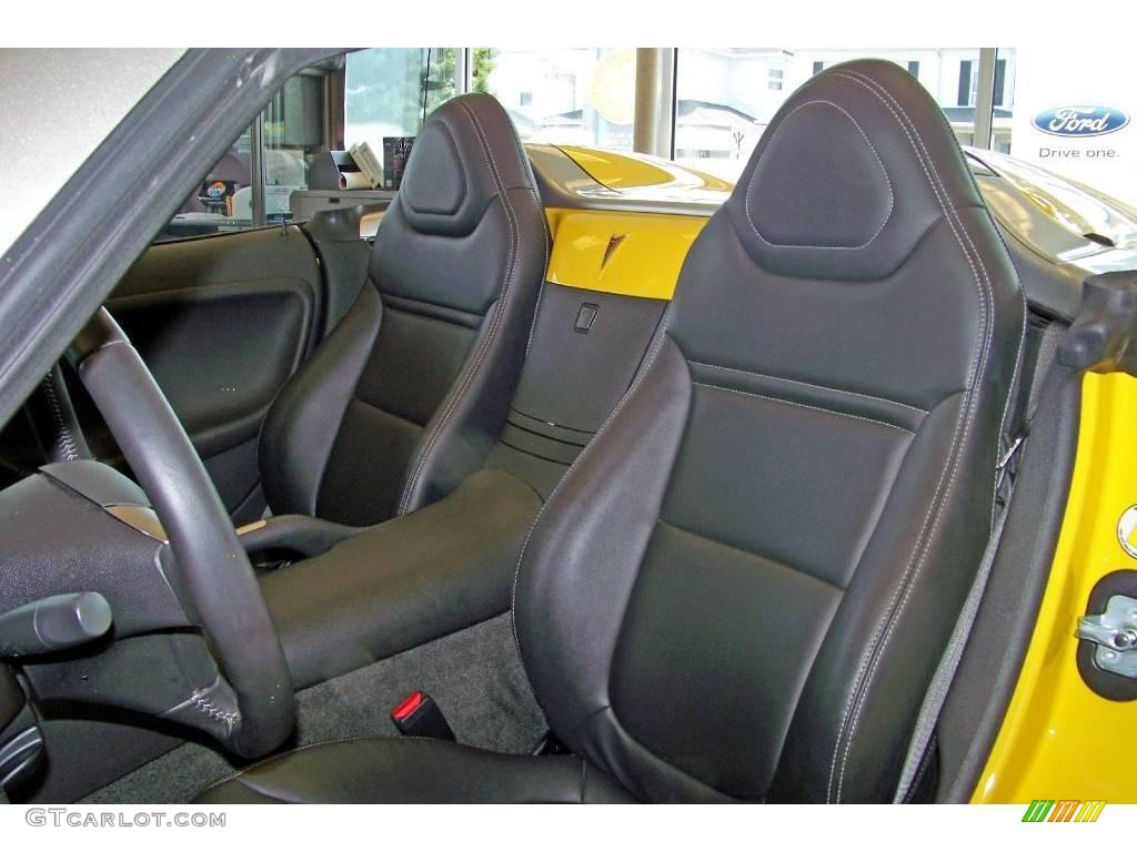 2007 Solstice Roadster - Mean Yellow / Ebony photo #19