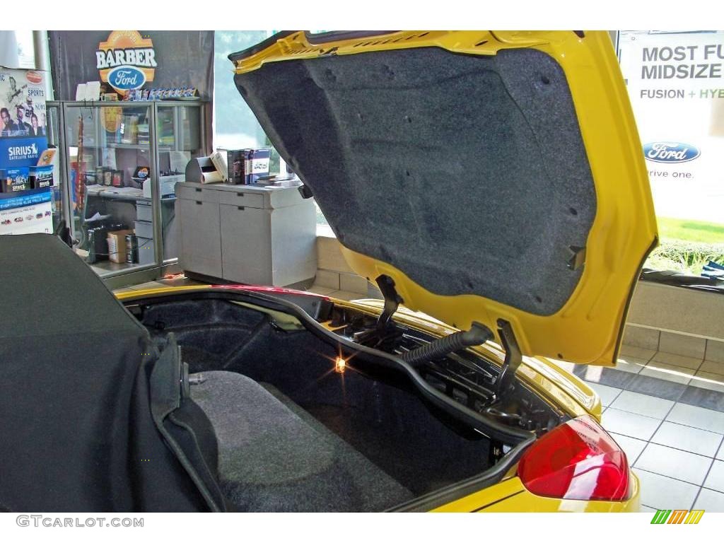 2007 Solstice Roadster - Mean Yellow / Ebony photo #25