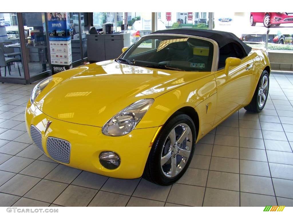 2007 Solstice Roadster - Mean Yellow / Ebony photo #30
