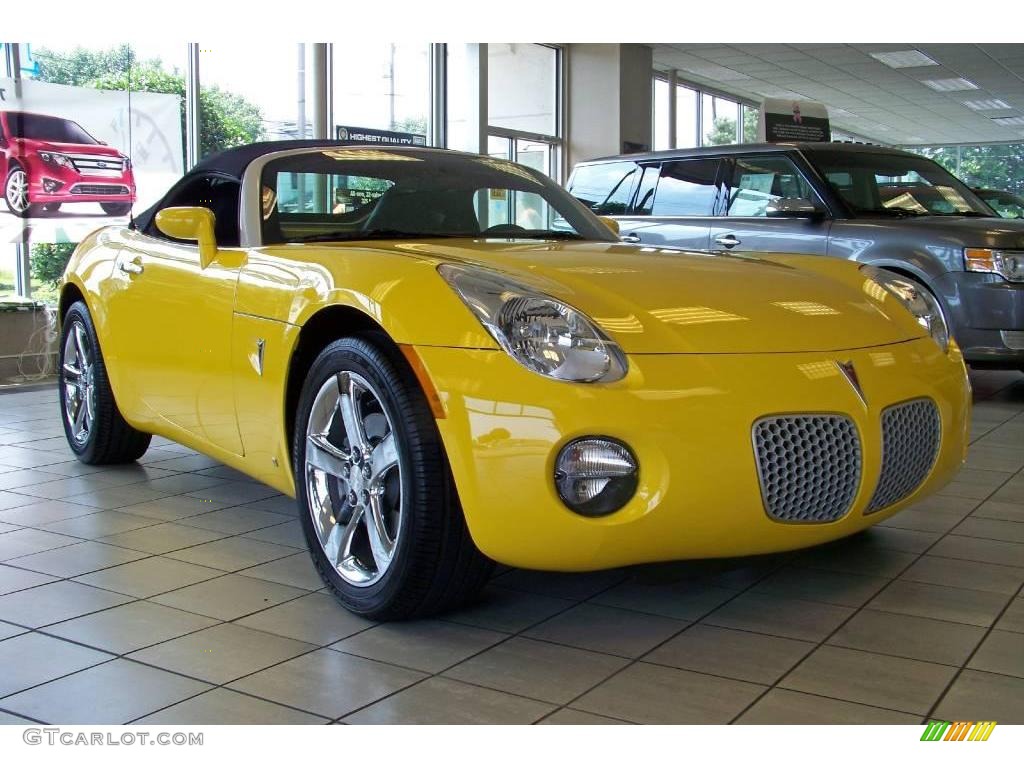 2007 Solstice Roadster - Mean Yellow / Ebony photo #34