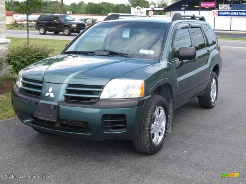 2004 Endeavor LS AWD - Machine Green Metallic / Charcoal Gray photo #2