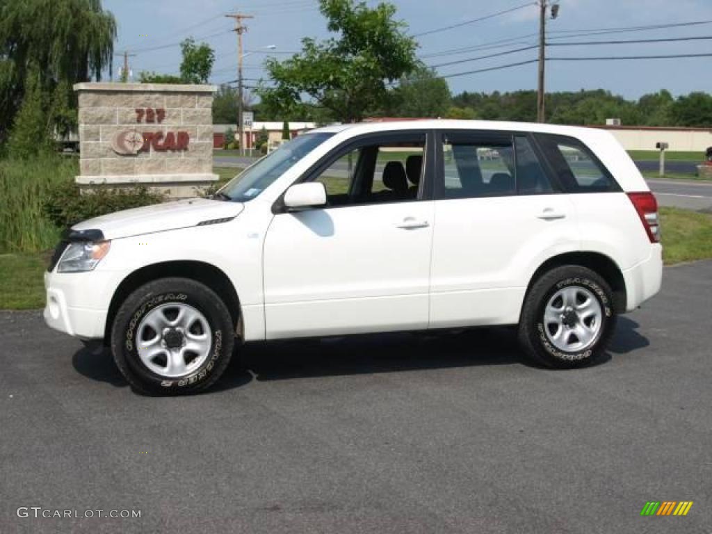 2007 Grand Vitara 4x4 - White Pearl / Black photo #1