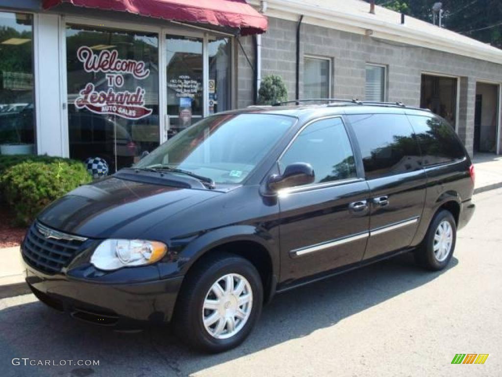 Brilliant Black Chrysler Town & Country