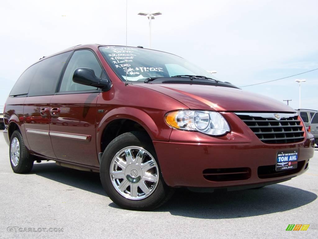 2007 Town & Country Touring - Cognac Crystal Pearl / Dark Khaki/Light Graystone photo #1