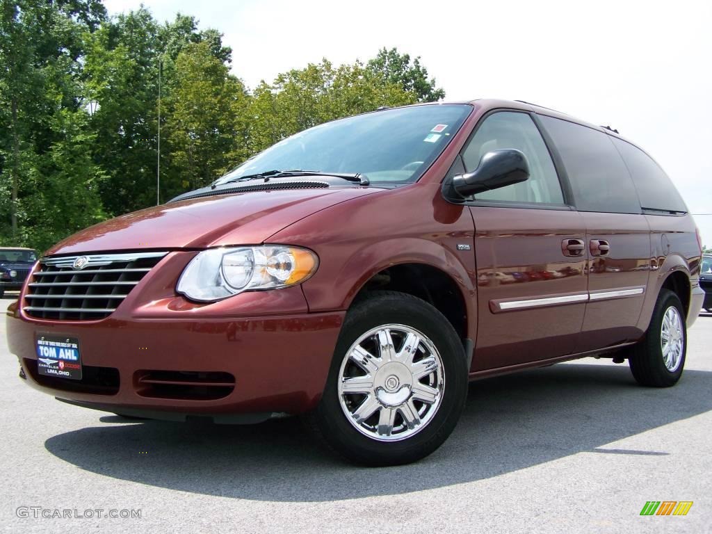2007 Town & Country Touring - Cognac Crystal Pearl / Dark Khaki/Light Graystone photo #4