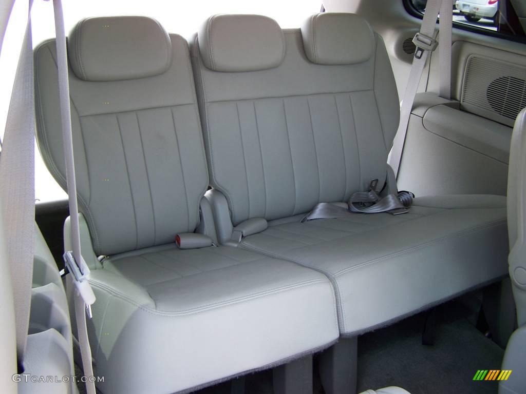2007 Town & Country Touring - Cognac Crystal Pearl / Dark Khaki/Light Graystone photo #12