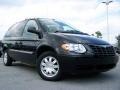 2007 Brilliant Black Crystal Pearl Chrysler Town & Country Touring  photo #1