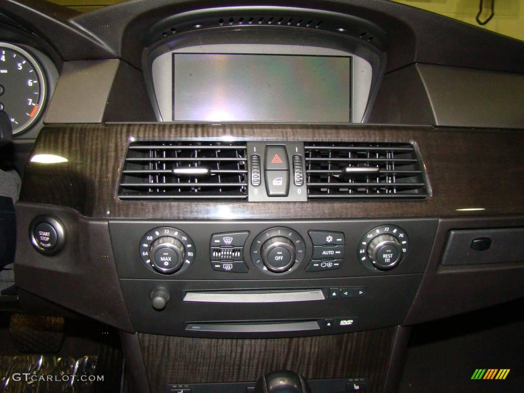 2006 5 Series 530xi Sedan - Black Sapphire Metallic / Black photo #10