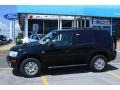 Black - Mariner Luxury 4WD Photo No. 4