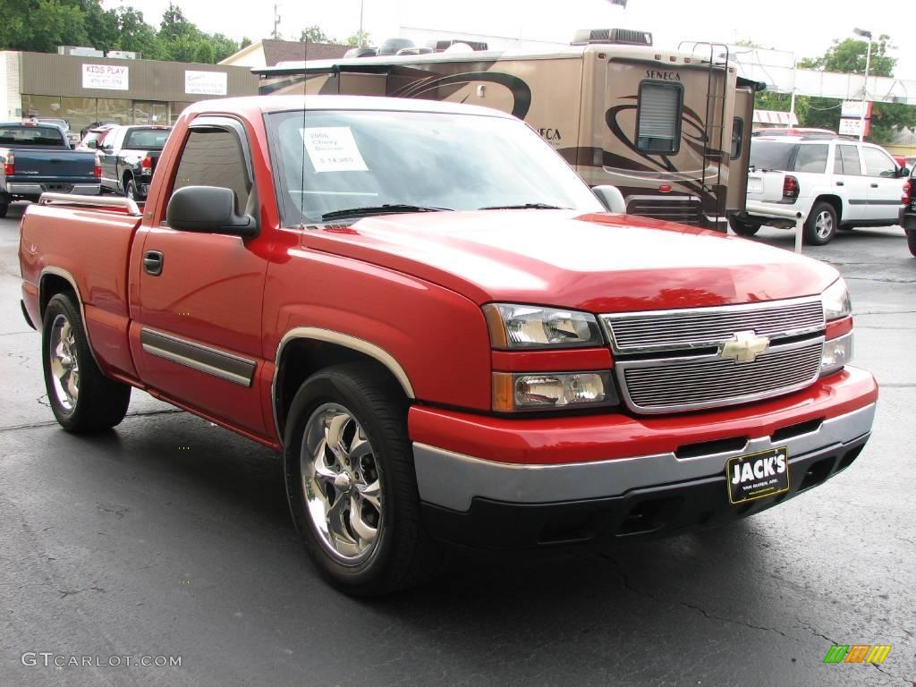 2006 Silverado 1500 LT Regular Cab - Victory Red / Dark Charcoal photo #4