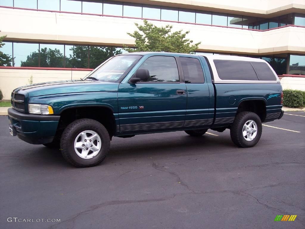 1998 Ram 1500 Sport Extended Cab 4x4 - Emerald Green Pearl / Gray photo #1