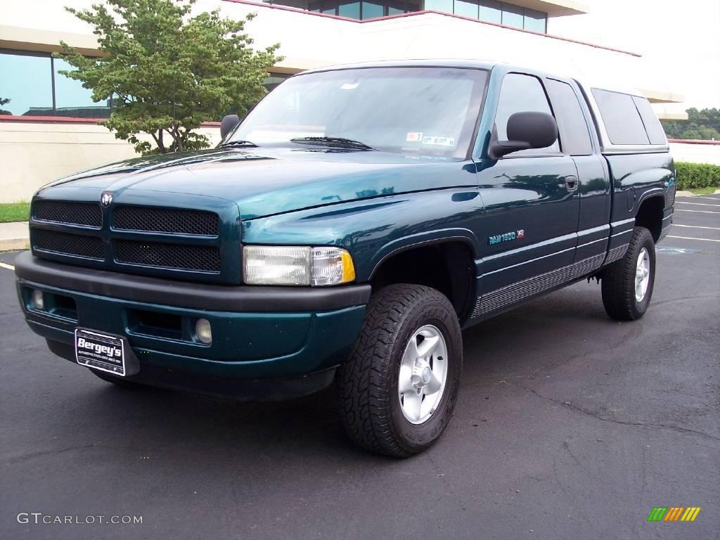 1998 Ram 1500 Sport Extended Cab 4x4 - Emerald Green Pearl / Gray photo #3