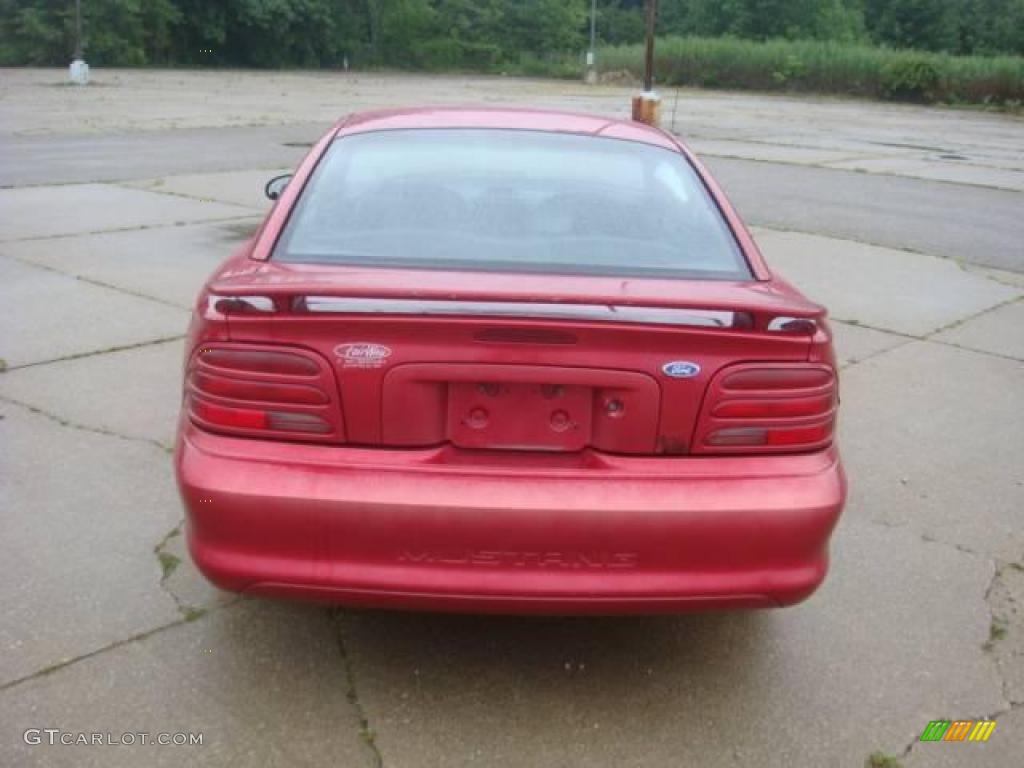 1995 Mustang V6 Coupe - Laser Red Metallic / Gray photo #4