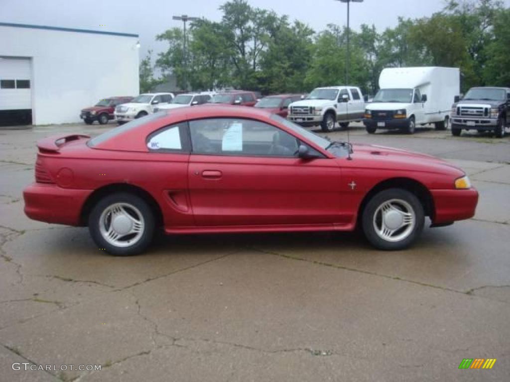 1995 Mustang V6 Coupe - Laser Red Metallic / Gray photo #7