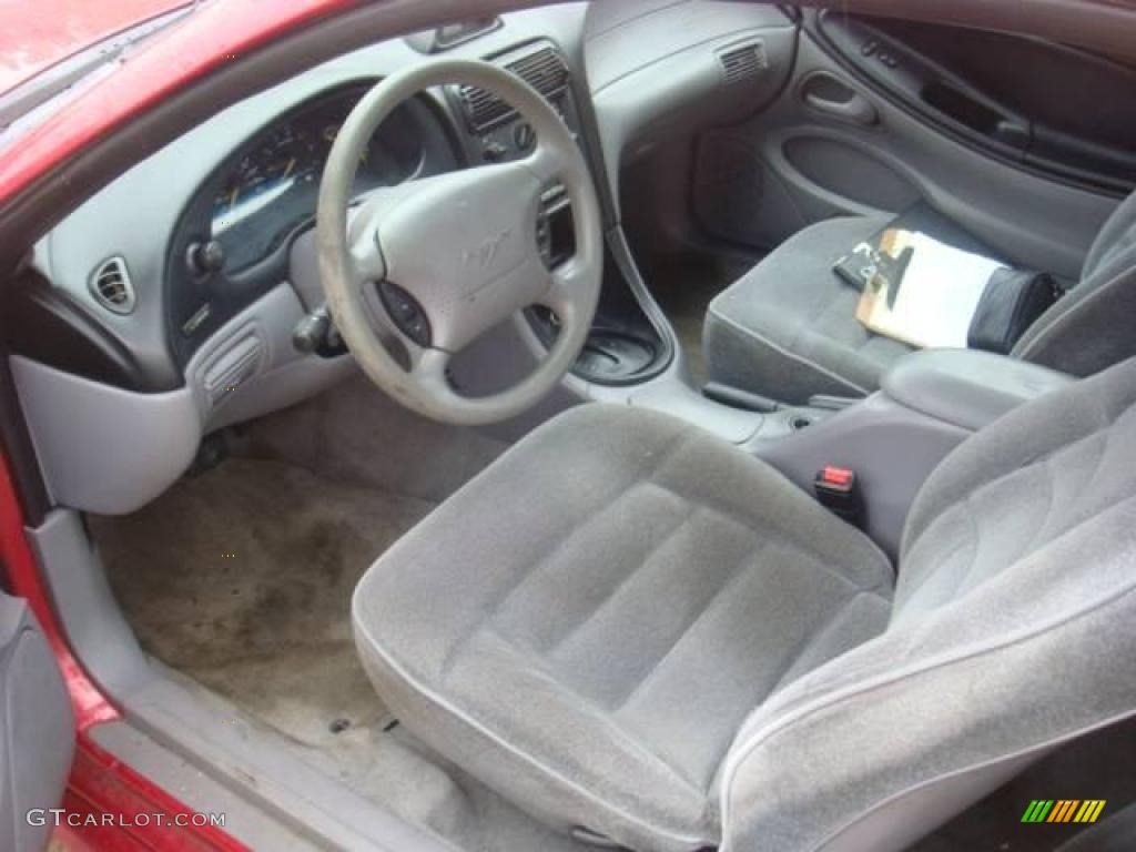 1995 Mustang V6 Coupe - Laser Red Metallic / Gray photo #10