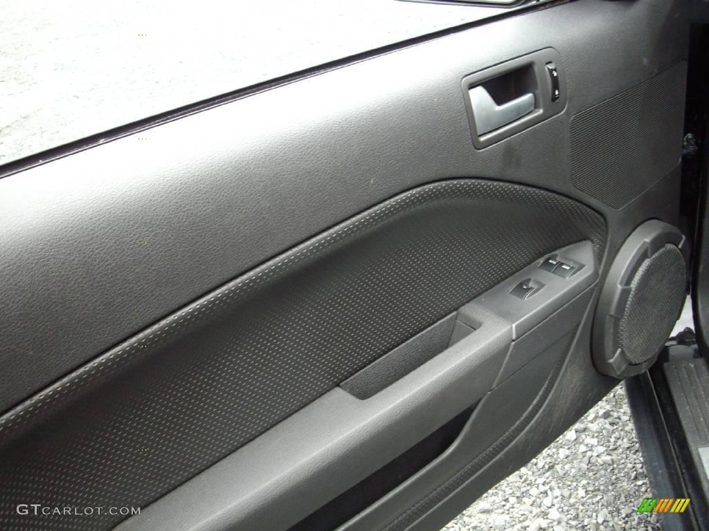 2006 Mustang V6 Premium Convertible - Black / Dark Charcoal photo #9