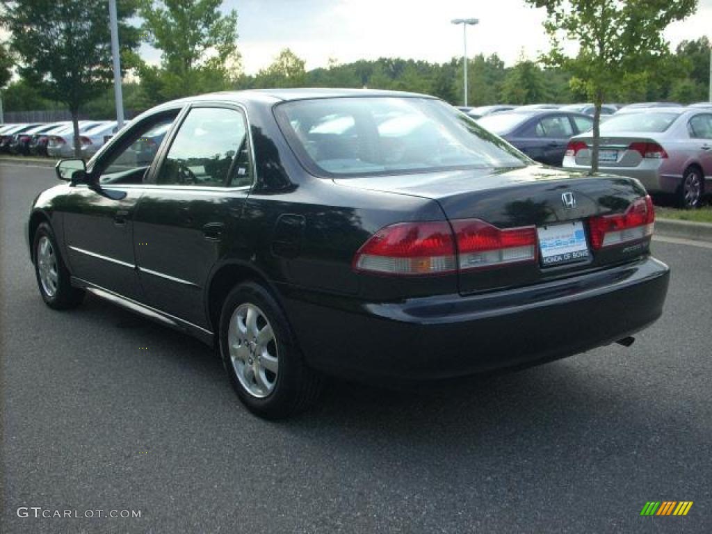 2002 Accord SE Sedan - Nighthawk Black Pearl / Quartz Gray photo #3