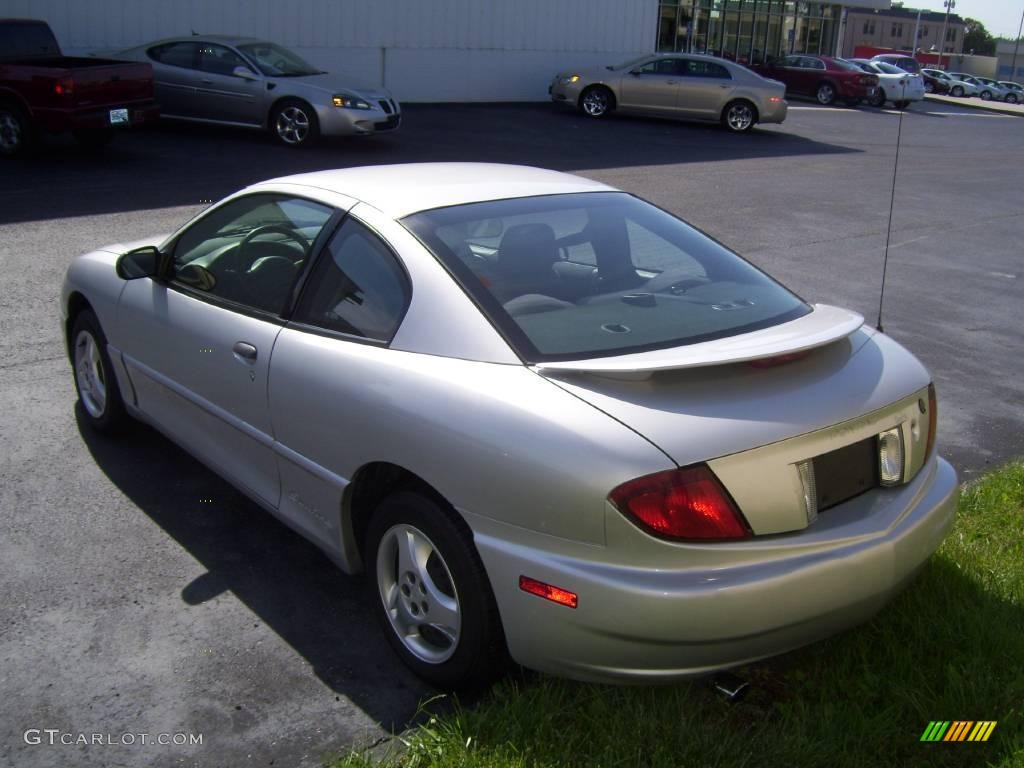 2004 Sunfire Coupe - Ultra Silver Metallic / Graphite photo #3